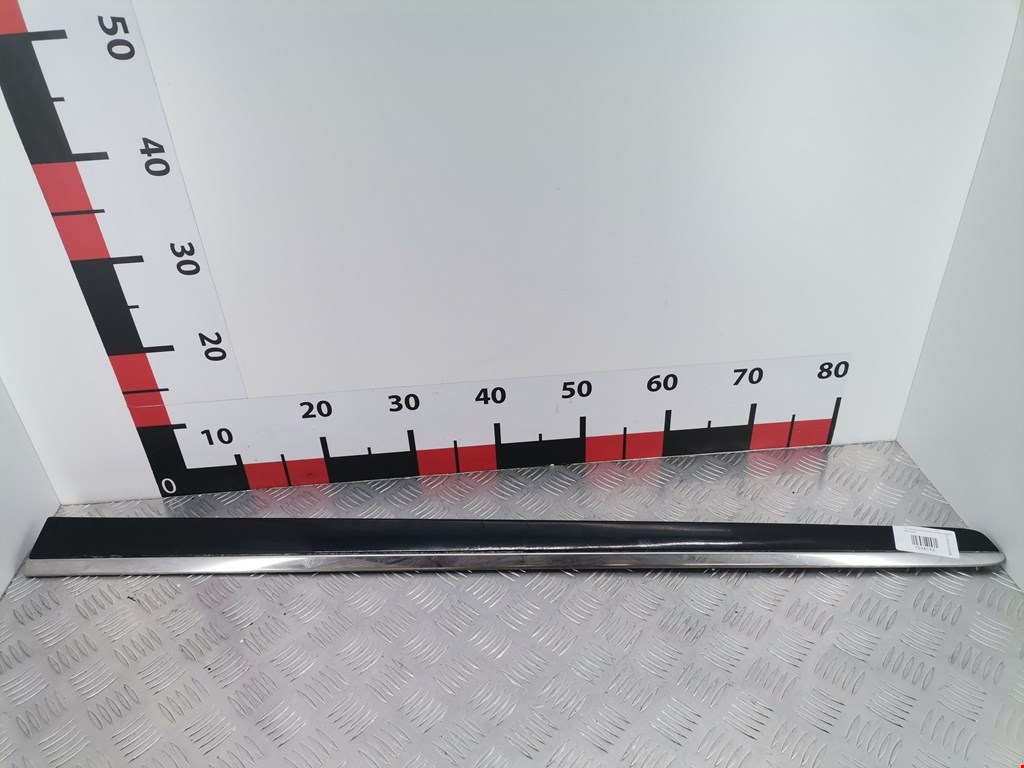 Накладка декоративная (молдинг) двери передней левой Mercedes ML-Class (W164) (2005-2011)