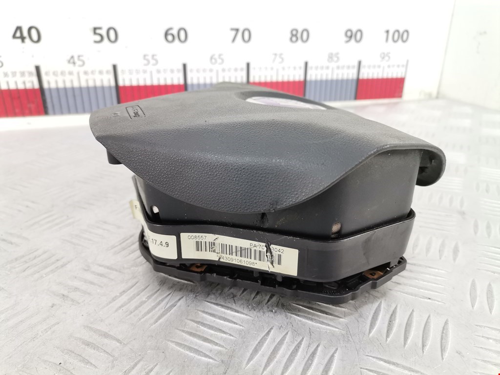 Подушка безопасности в рулевое колесо FIAT Grande Punto 2005-2009