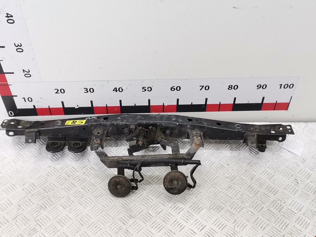 Рамка капота Nissan Juke (2010-2019)