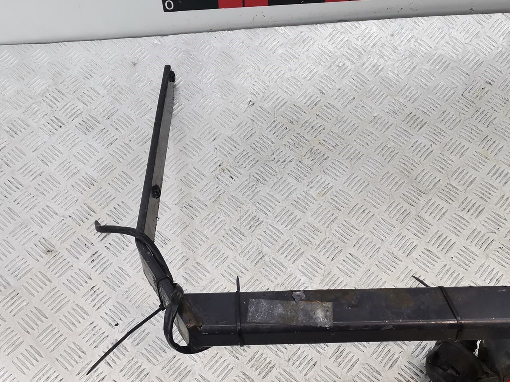 Фаркоп (прицепное устройство) FORD Focus II 2005-2011