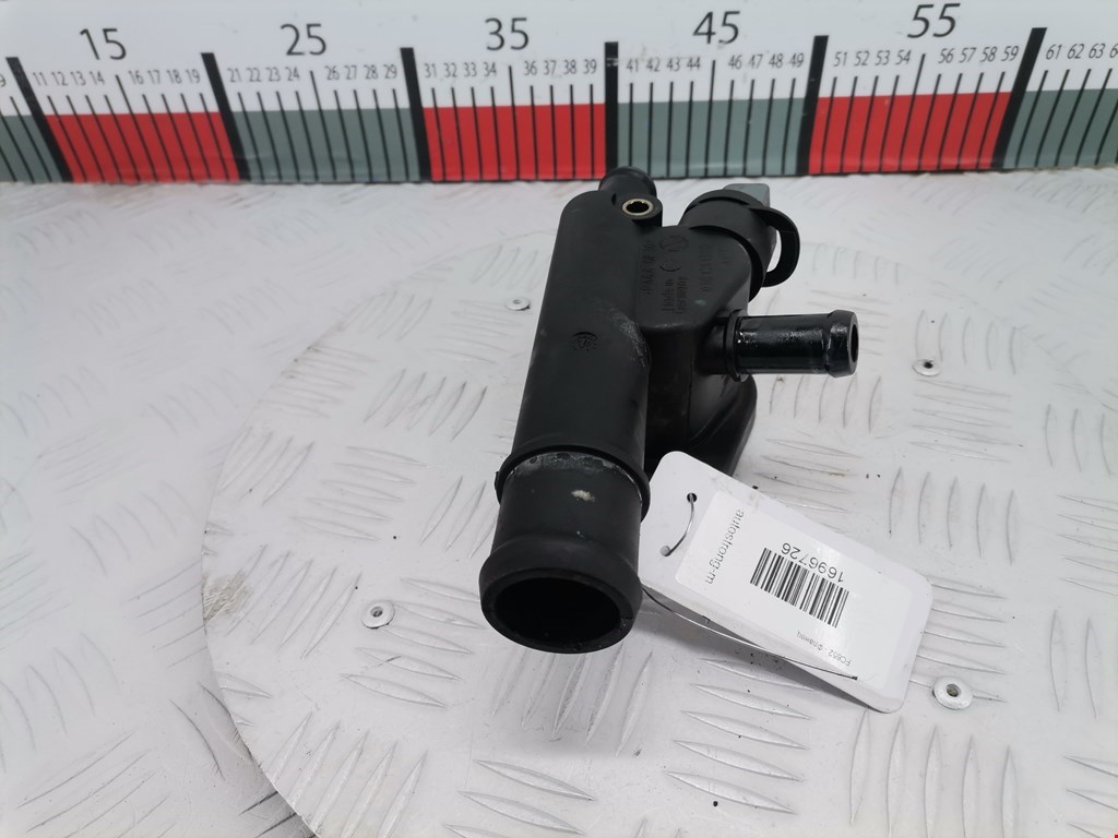 Тройник системы охлаждения VOLKSWAGEN Touran 2003-2010