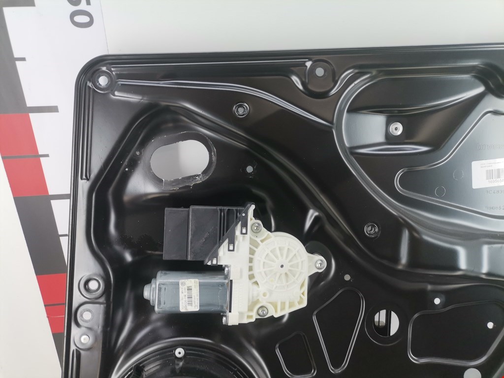 Стеклоподъемник задний правый VOLKSWAGEN Passat B6 2005-2011