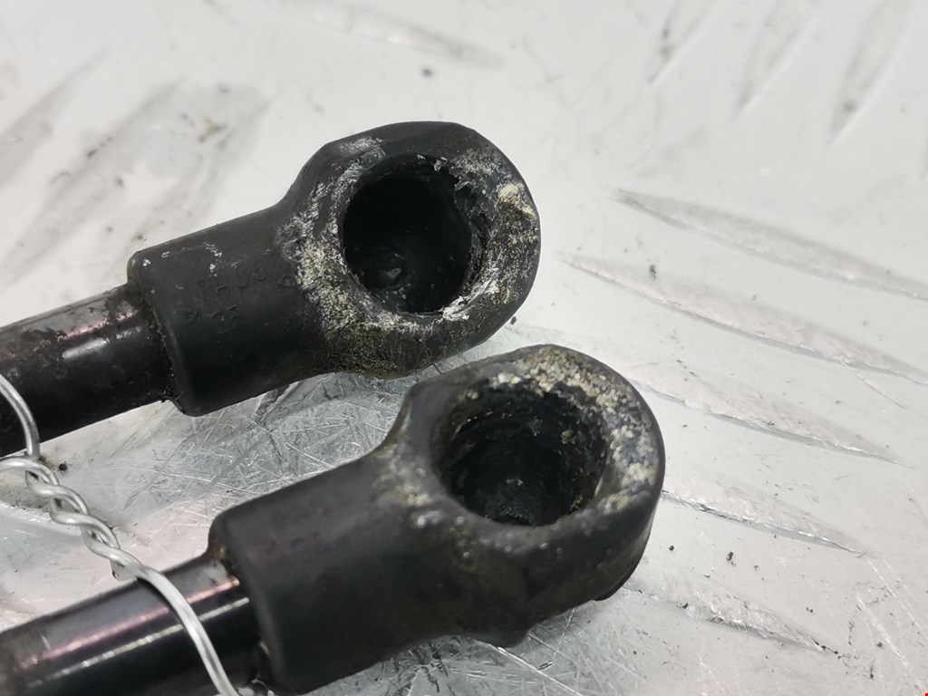 Амортизатор капота левый=правый BMW 5er 5 серия E60/E61 2003-2010