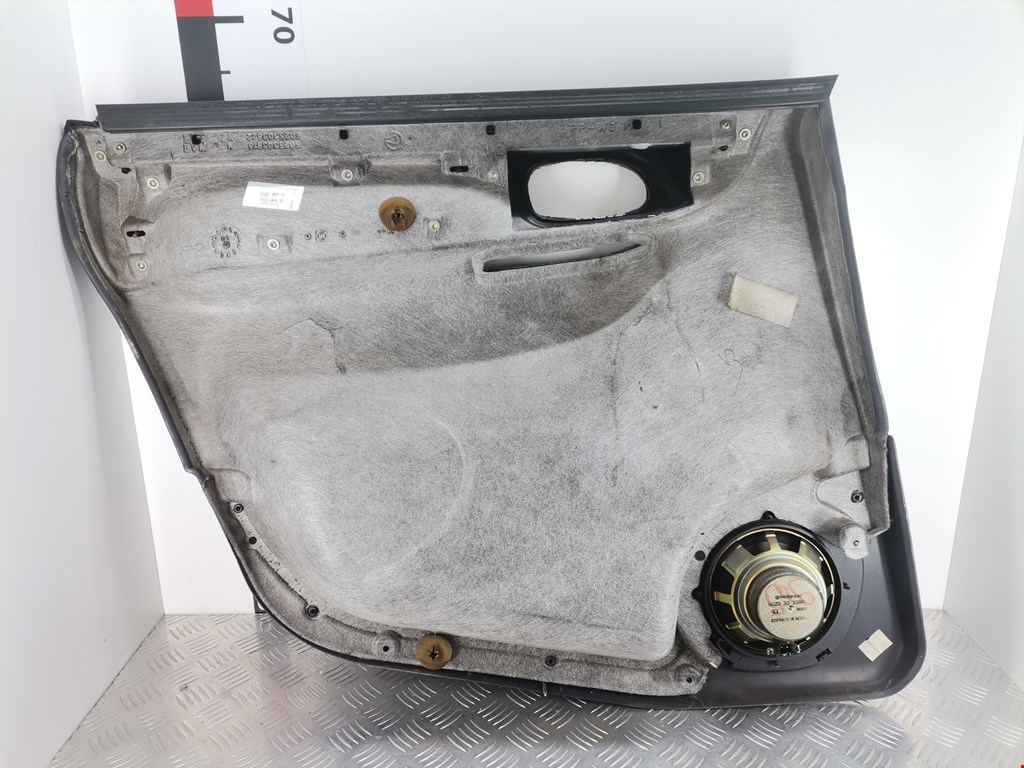 Обшивка двери задняя правая RENAULT Espace 1997-2003