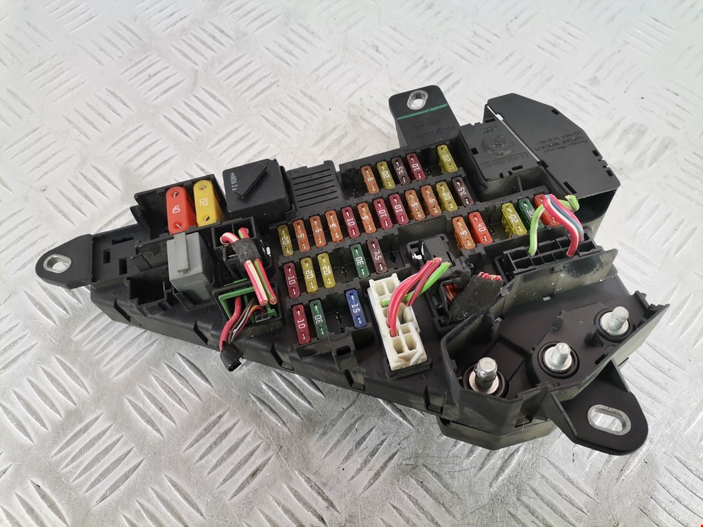 Датчик уровня в бачок омывателя BMW 5er 5 серия E60/E61 2003-2010