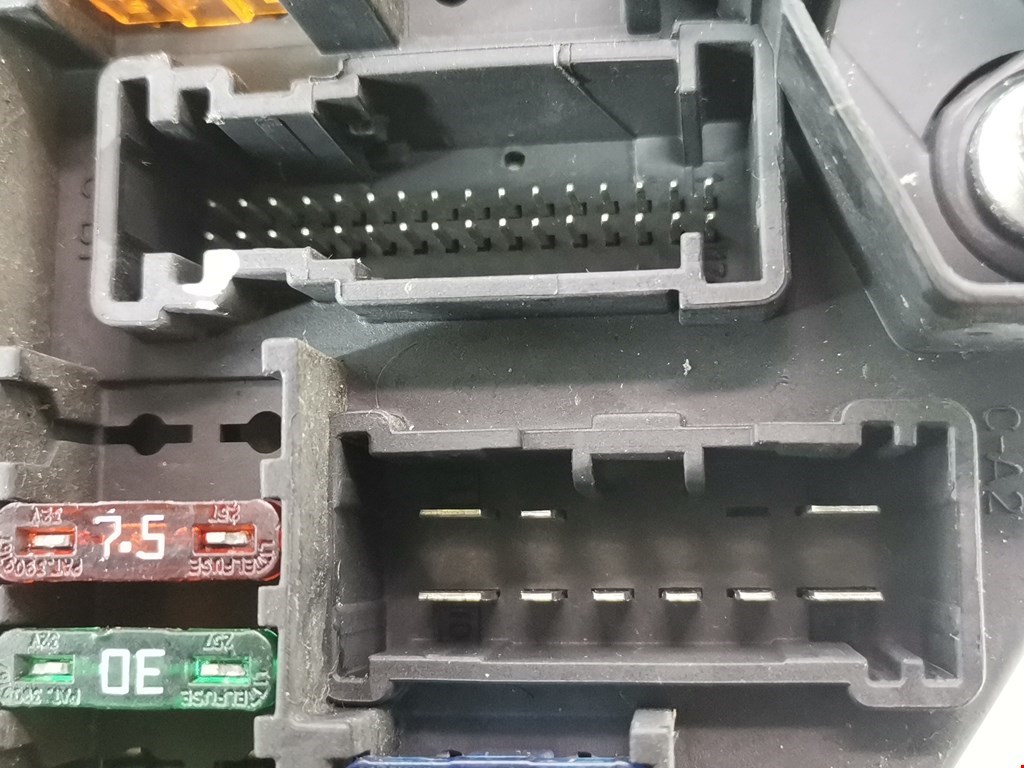 Датчик уровня в бачок омывателя BMW 5er 5 серия E60/E61 2003-2010