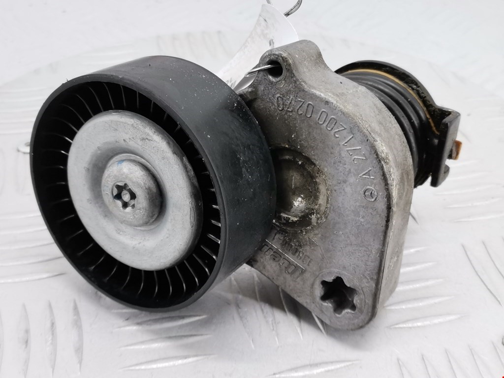 Натяжитель ремня генератора (приводного поликлинового ремня Mercedes C-Class (W203) (2000-2008)