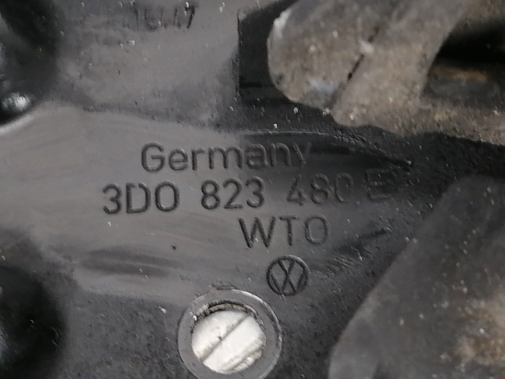 Замок капота VOLKSWAGEN Phaeton 2002-2016