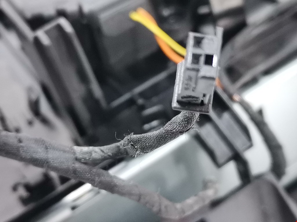 Ченджер компакт дисков MERCEDES-BENZ E-Class W211, S211 2002-2009