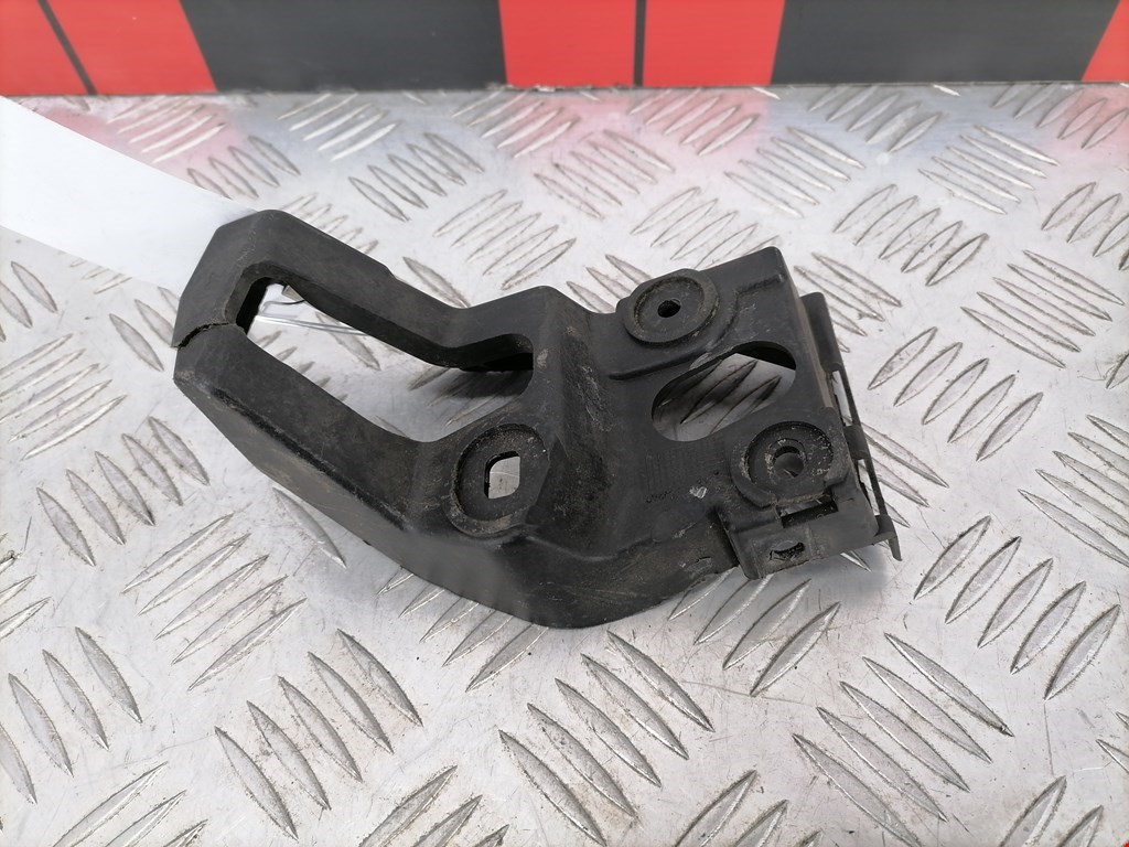 Кронштейн (крепление) крыла переднего правого Audi A4 B6 (2000-2006)