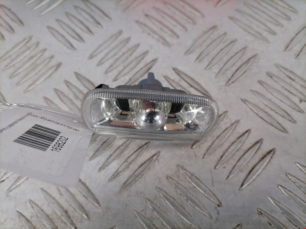 Повторитель на крыло AUDI A4 B6 2001-2005