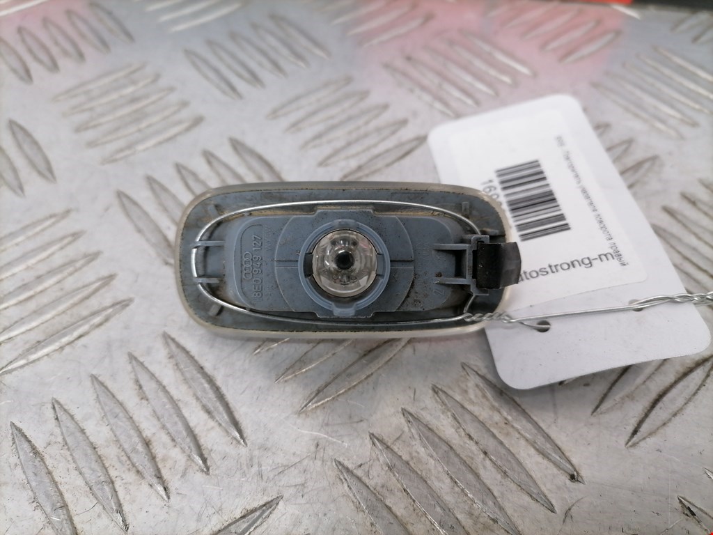 Повторитель на крыло AUDI A4 B6 2001-2005