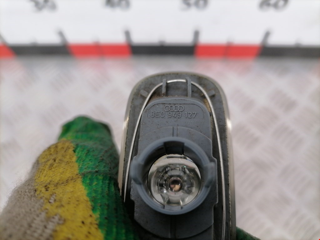 Повторитель на крыло AUDI A4 B6 2001-2005