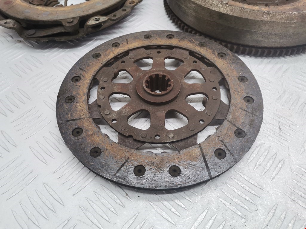 Маховик (демпфер сцепления) BMW 3er E36 1991-2000