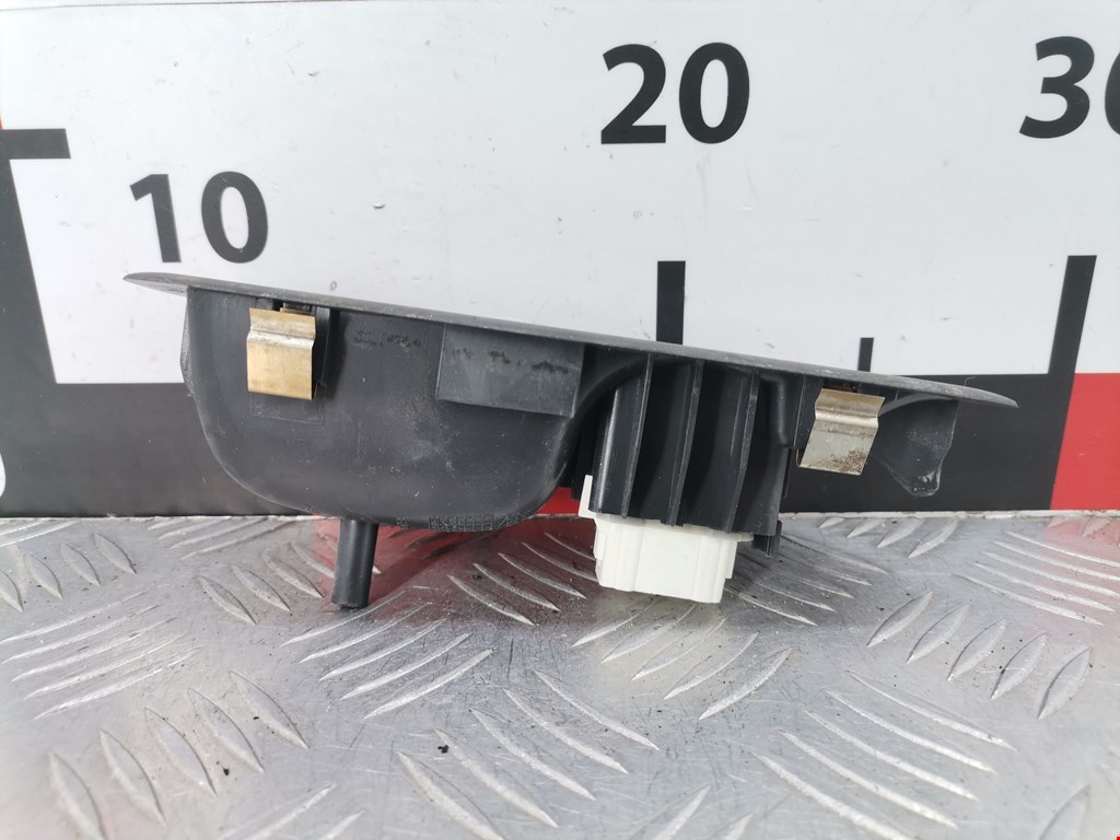 Кнопка стеклоподъемника RENAULT Laguna 2001-2007