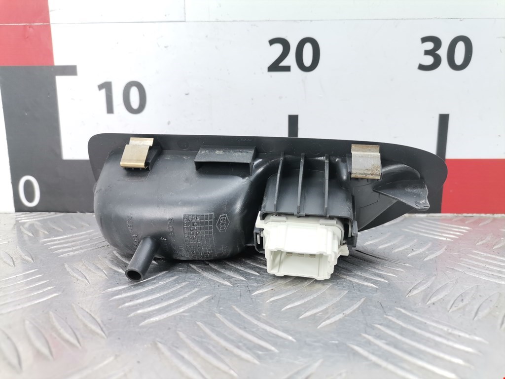 Кнопка стеклоподъемника RENAULT Laguna 2001-2007