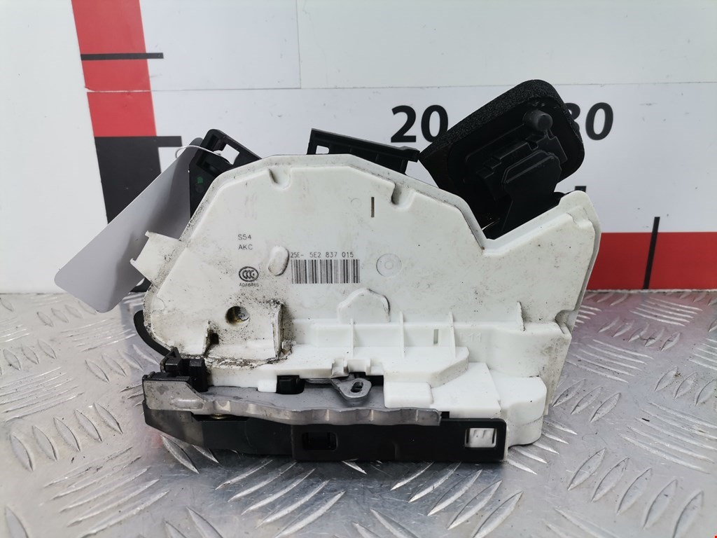 Замок двери передней левой SKODA Octavia A7 2013-2020