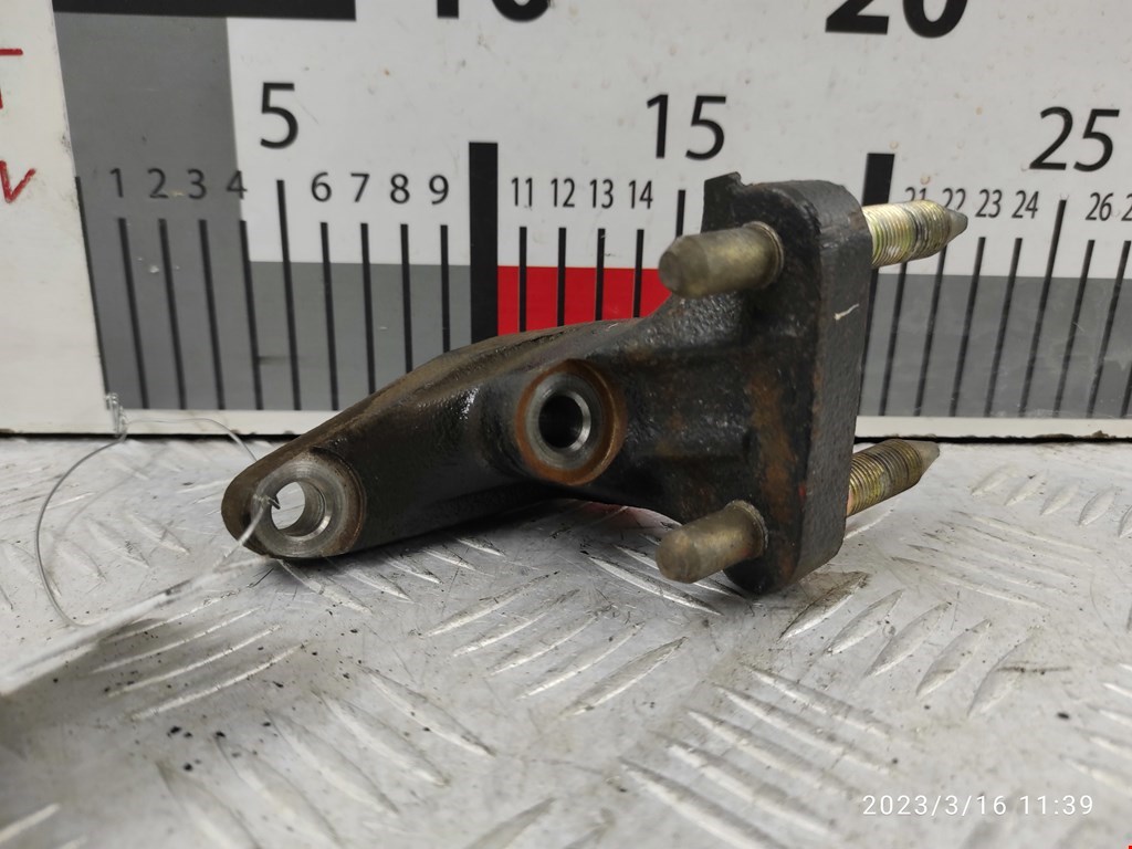 Кронштейн (крепление лапа) двигателя Honda Civic 6 (1995-2002)