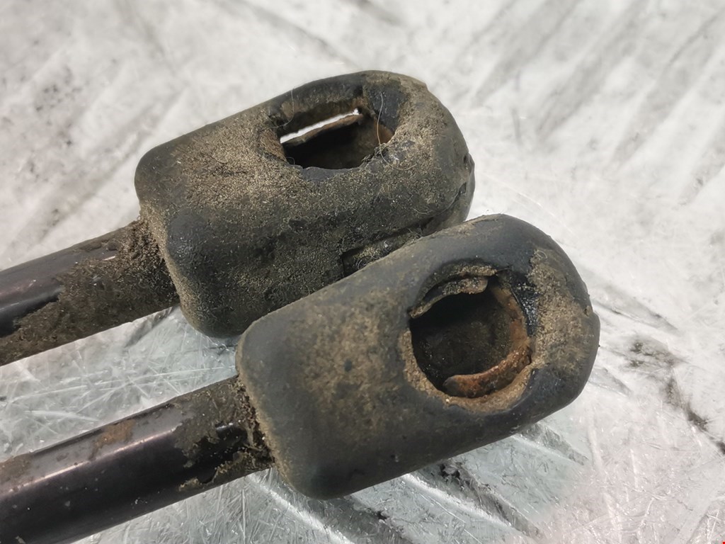 Амортизатор крышки (двери) багажника FORD Focus I 1998-2005