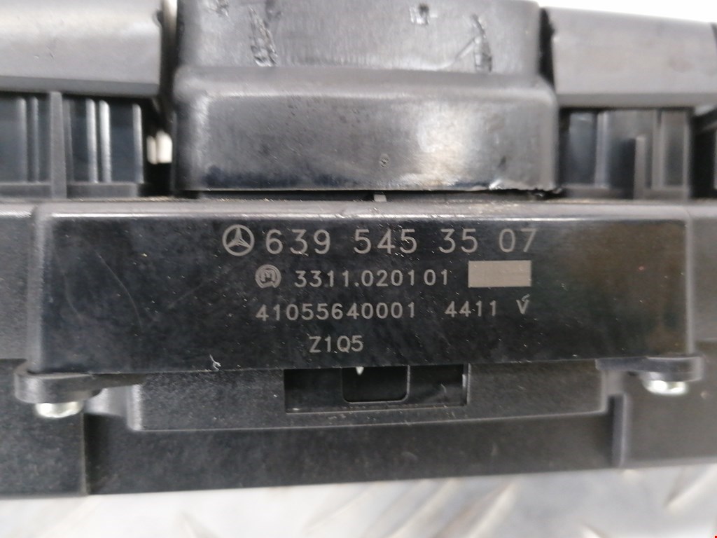 Кнопка аварийной сигнализации (аварийки) MERCEDES-BENZ Vito W639 2003-2014