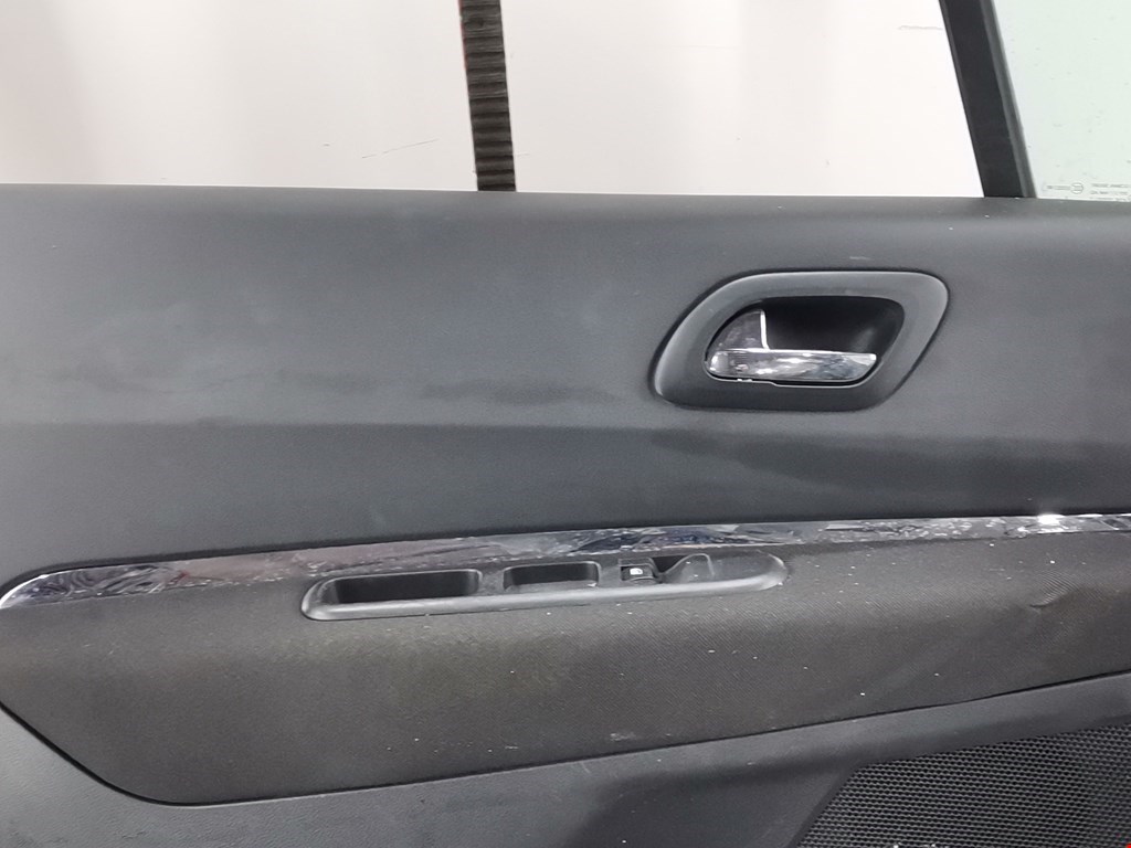 Дверь передняя левая PEUGEOT 5008 2009-2016