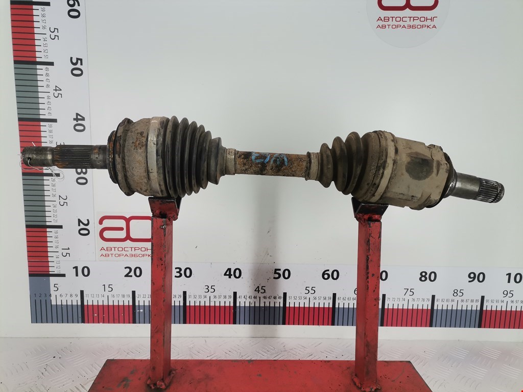 Полуось передняя левая (приводной вал шрус) Toyota Hilux 7 (2005-2016)