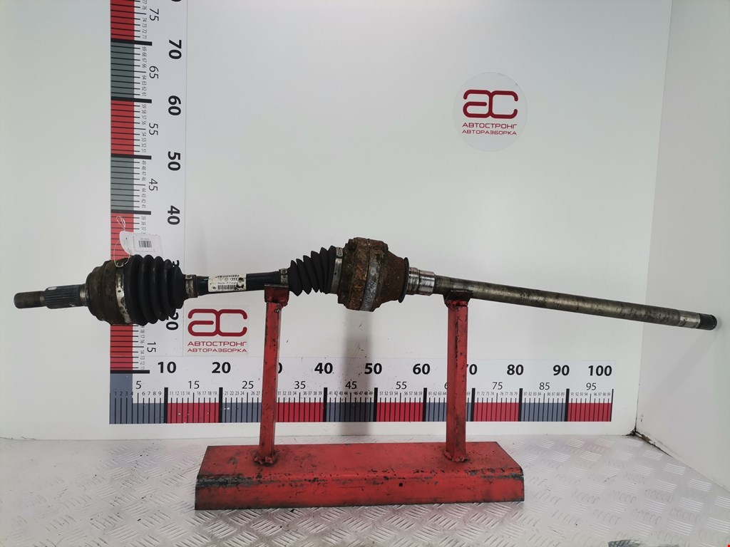 Полуось передняя правая (приводной вал шрус) Volkswagen Touareg 2 (2010-2018)