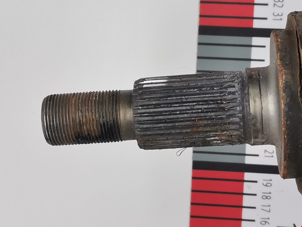 Полуось (привод, приводной вал) передняя правая VOLKSWAGEN Touareg 2010-2018