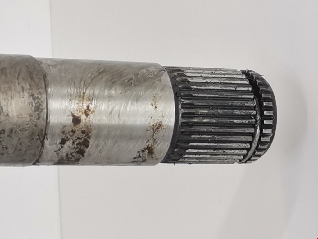 Полуось (привод, приводной вал) передняя правая VOLKSWAGEN Touareg 2010-2018