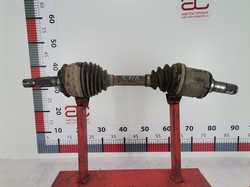 Полуось передняя правая (приводной вал шрус) Toyota Hilux 7 (2005-2016)