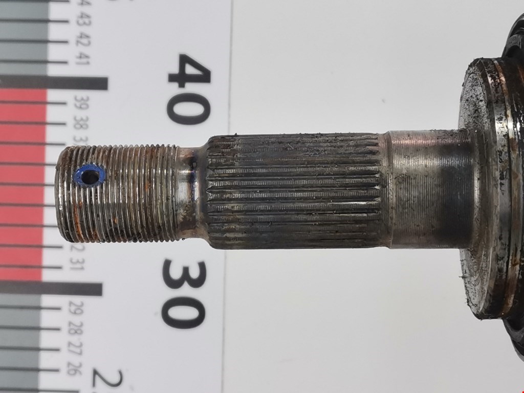 Полуось (привод, приводной вал) передняя правая TOYOTA Hilux VII AN10 AN 20 AN30 2005-2015