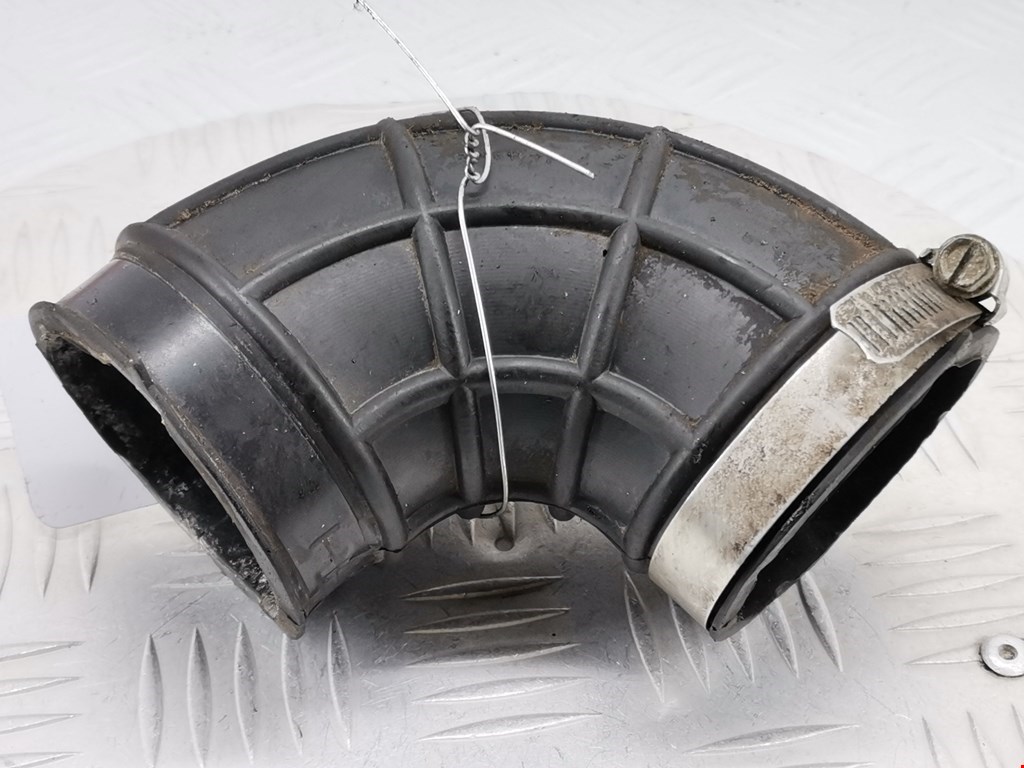 Патрубок воздушного фильтра SUZUKI Wagon R 1998-2003