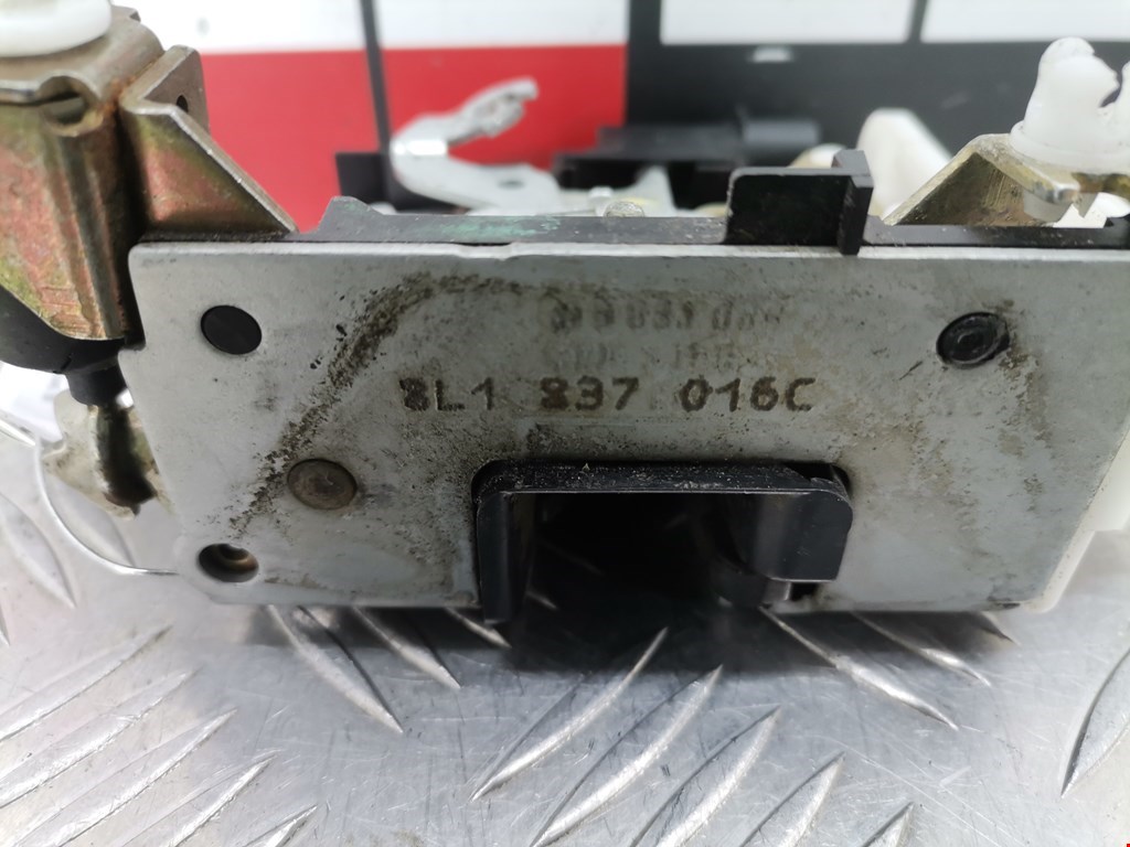 Замок двери передней правой AUDI A3 8L 1996-2003