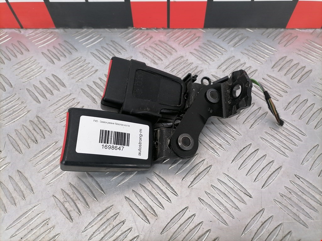 Замок ремня безопасности (преднатяжитель ремня безопасности) Audi Q3 8U (2011-2018)