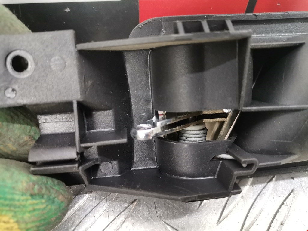 Ручка дверная задняя внутренняя левая VOLKSWAGEN Passat B5 1997-2005