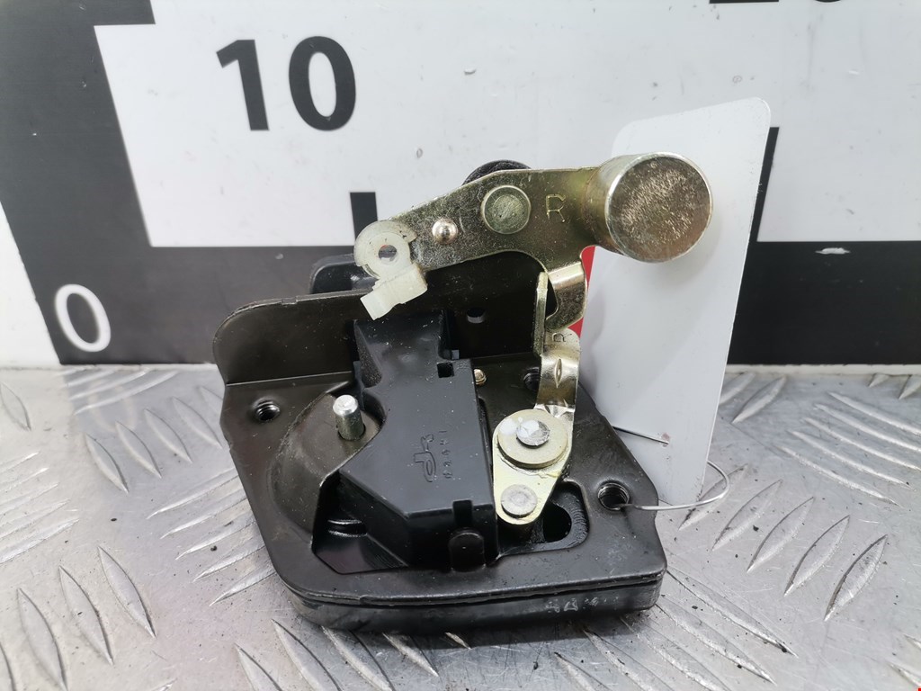 Замок двери сдвижной KIA Carnival I 1999-2005