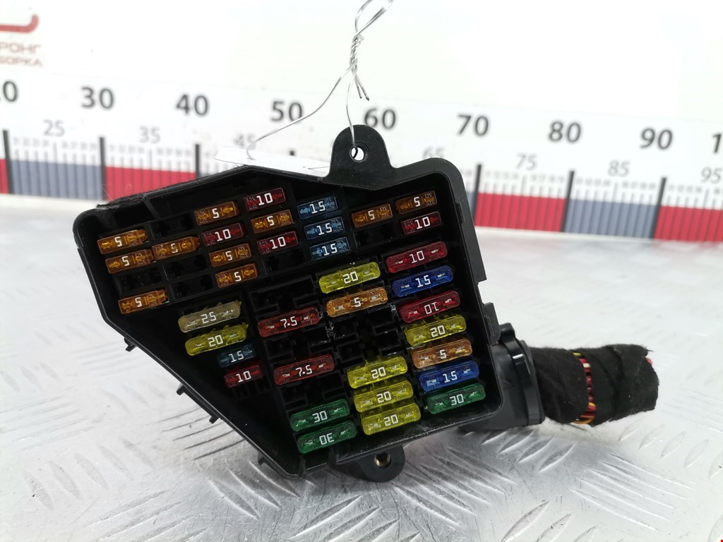 Датчик уровня в бачок омывателя AUDI A8 D3 2003-2010