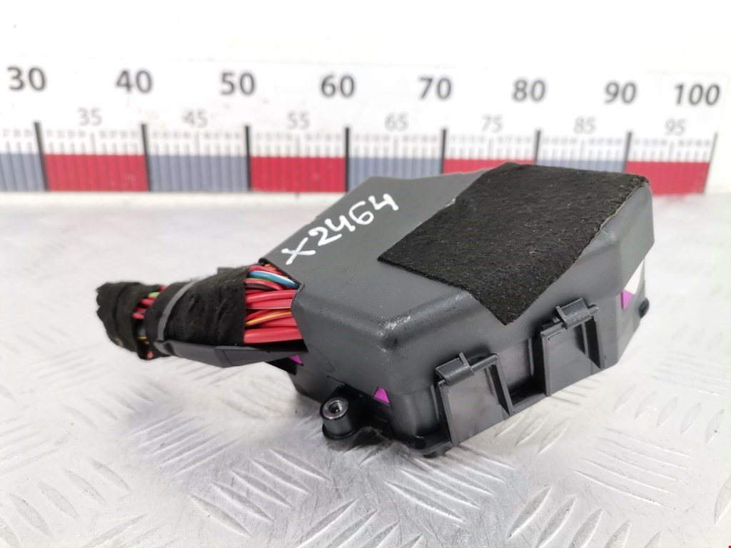 Датчик уровня в бачок омывателя AUDI A8 D3 2003-2010