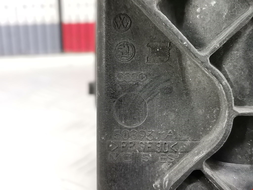 Крепление АКБ (корпус/подставка) SEAT Ibiza 2002-2008