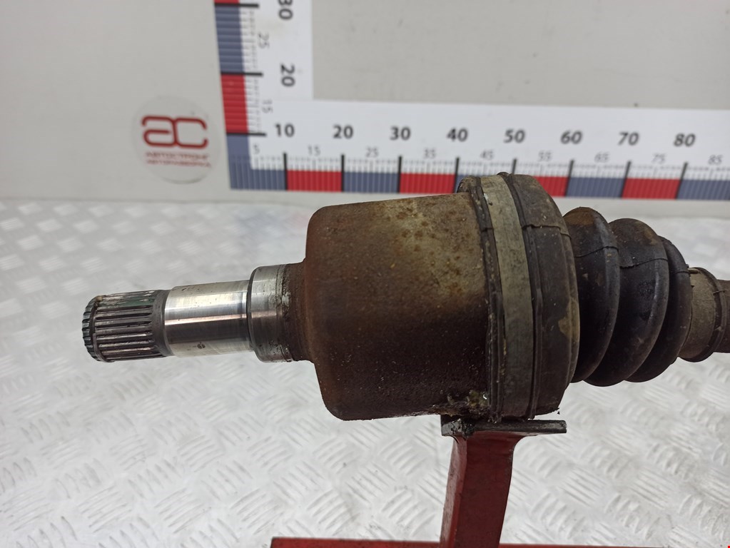 Полуось (привод, приводной вал) передняя левая VOLVO V60 2010-2018