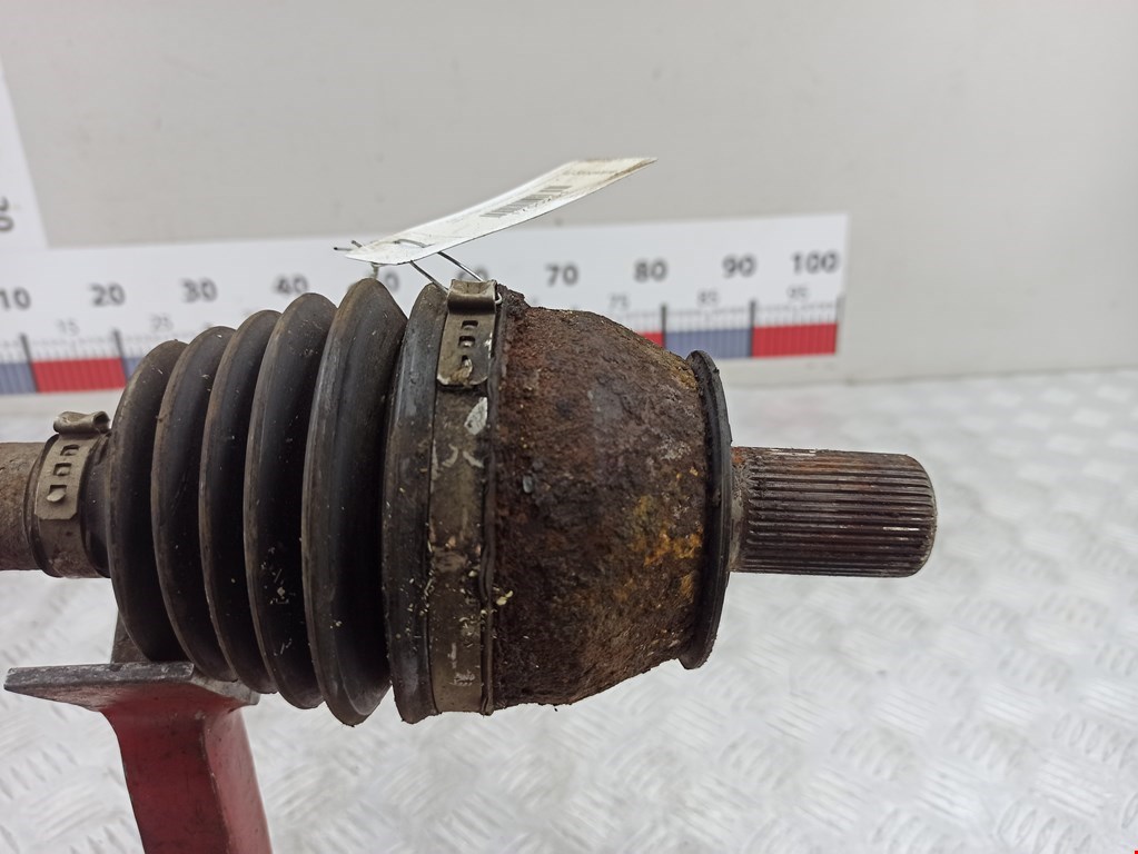 Полуось (привод, приводной вал) передняя левая VOLVO V60 2010-2018