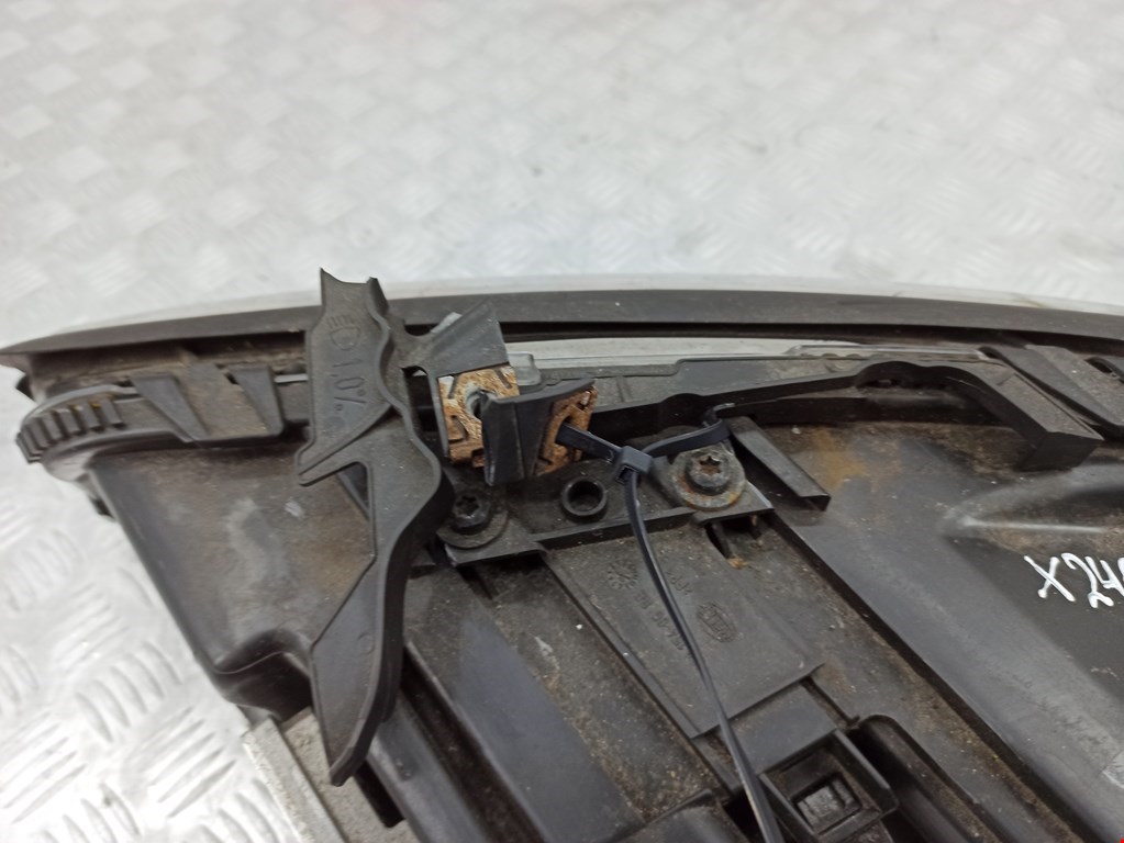 Фара правая AUDI A8 D3 2003-2010