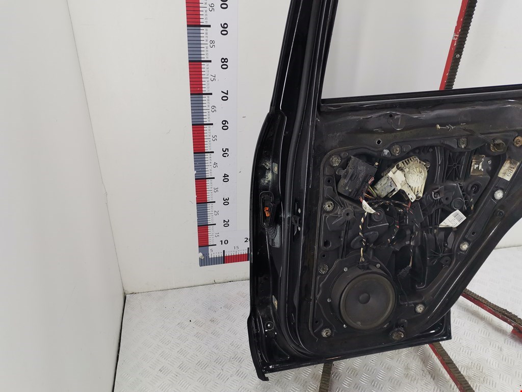 Дверь задняя правая VOLKSWAGEN Touareg 2010-2018