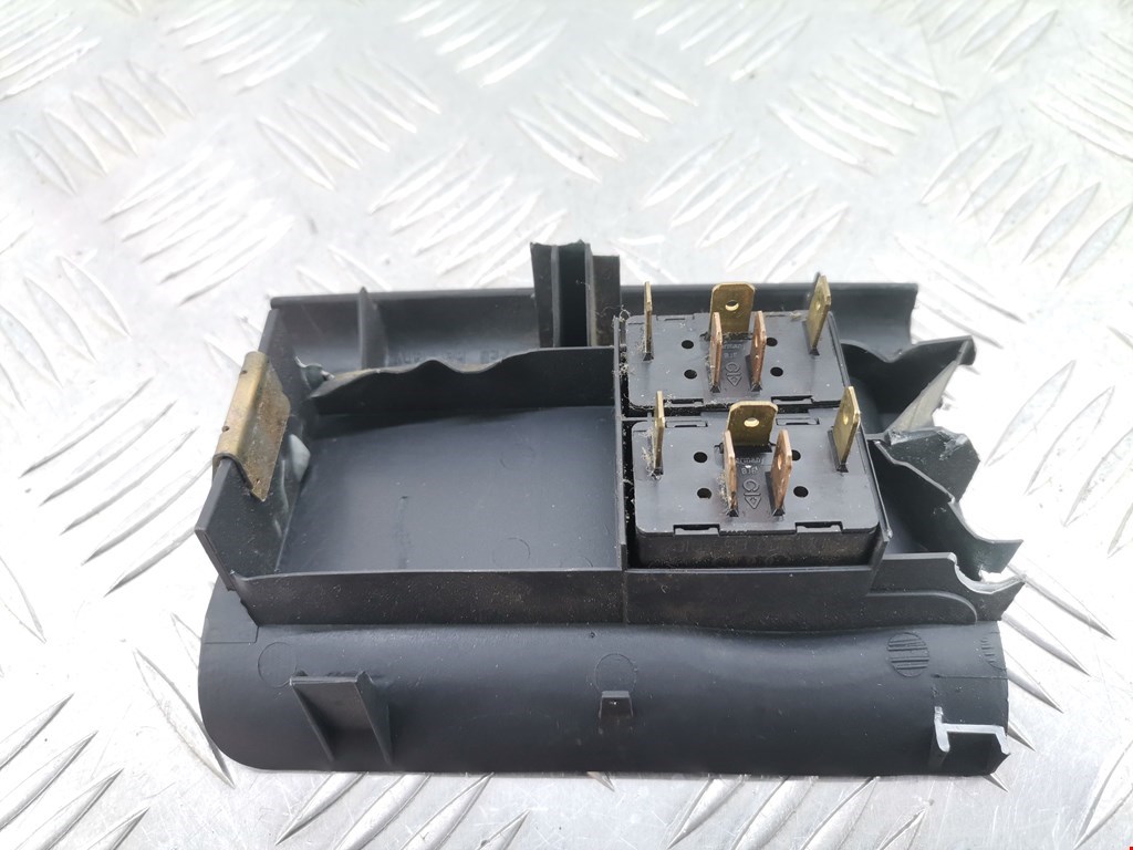 Блок управления стеклоподъемниками AUDI A4 B5 1995-2001