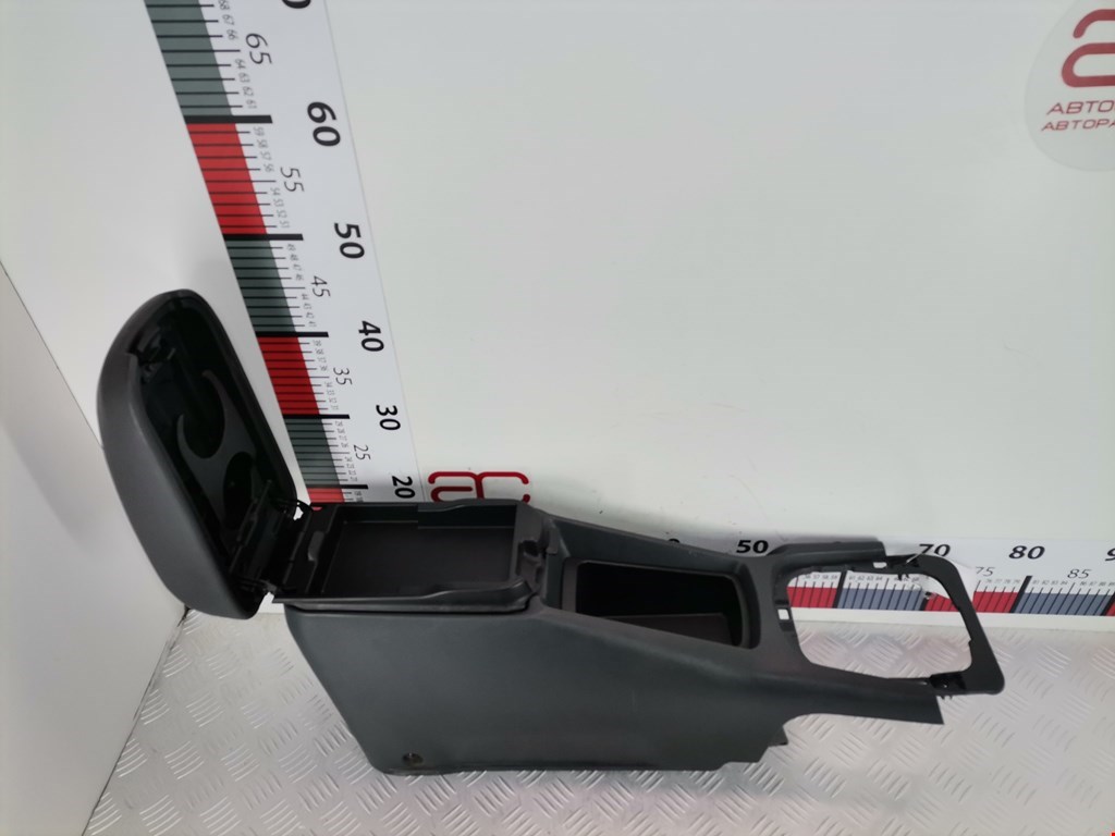 Подлокотник в салон MITSUBISHI Galant VIII 1996-2006