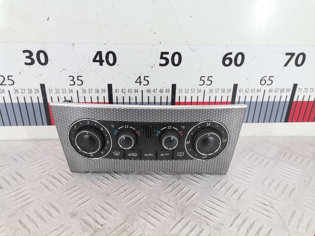 Блок управления климат-контроля Mercedes CLK-Class (W209) (2002-2010)