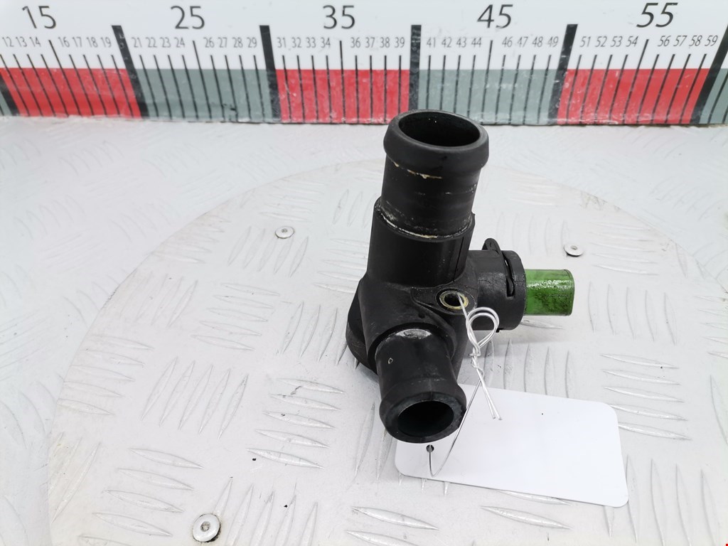 Фланец двигателя системы охлаждения AUDI A4 B5 1995-2001