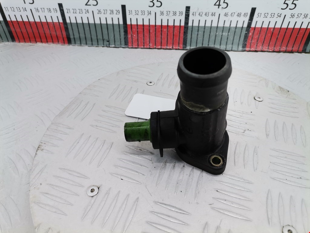 Фланец двигателя системы охлаждения AUDI A4 B5 1995-2001