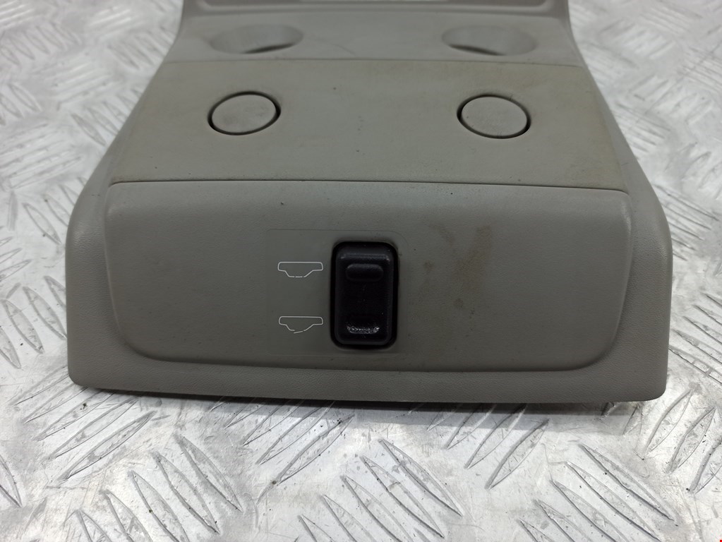 Плафон салонный (салона фонарь) MITSUBISHI Pajero Sport 1998-2008