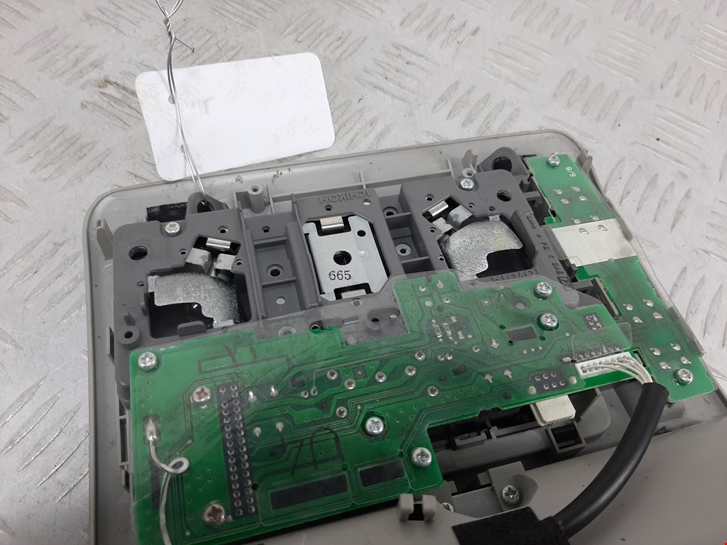 Плафон салонный (салона фонарь) LEXUS RX 300\330\350\400H 2003-2009